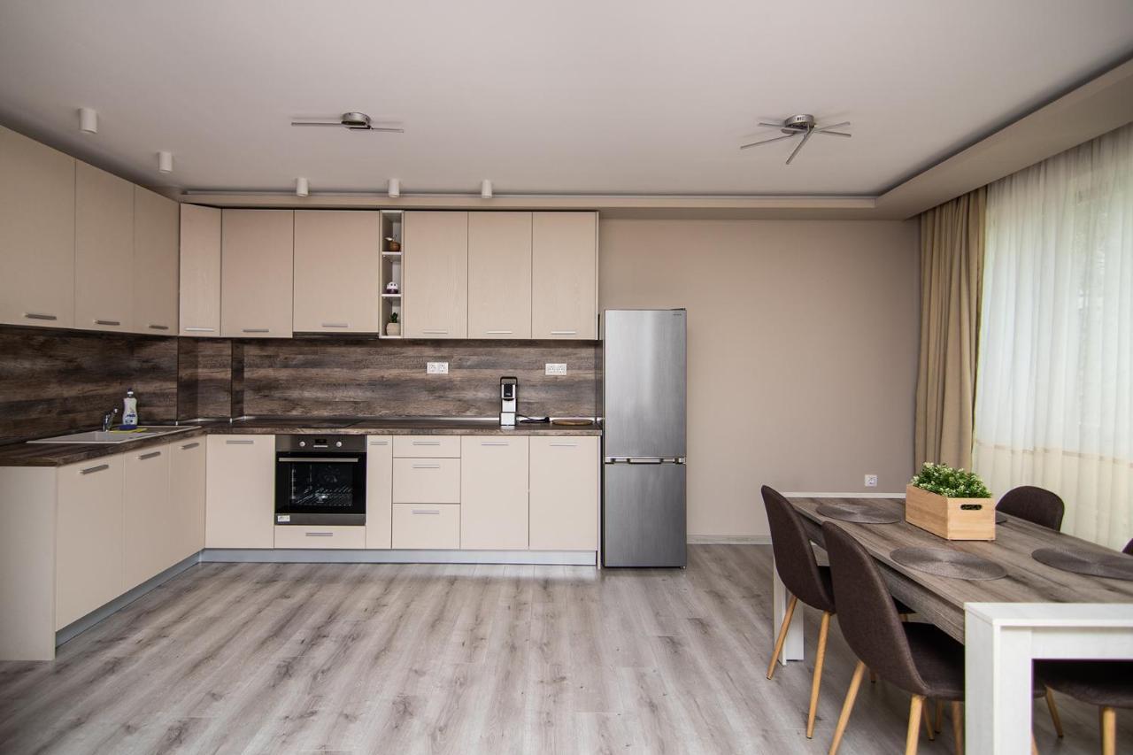 Cozy Flats Nearby Center Free Park Area Apartamento Varna Exterior foto