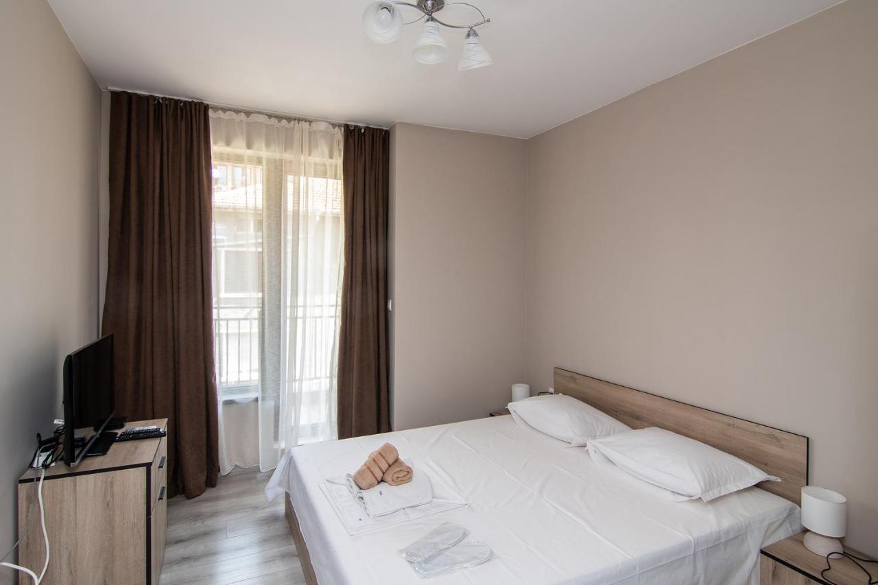Cozy Flats Nearby Center Free Park Area Apartamento Varna Exterior foto