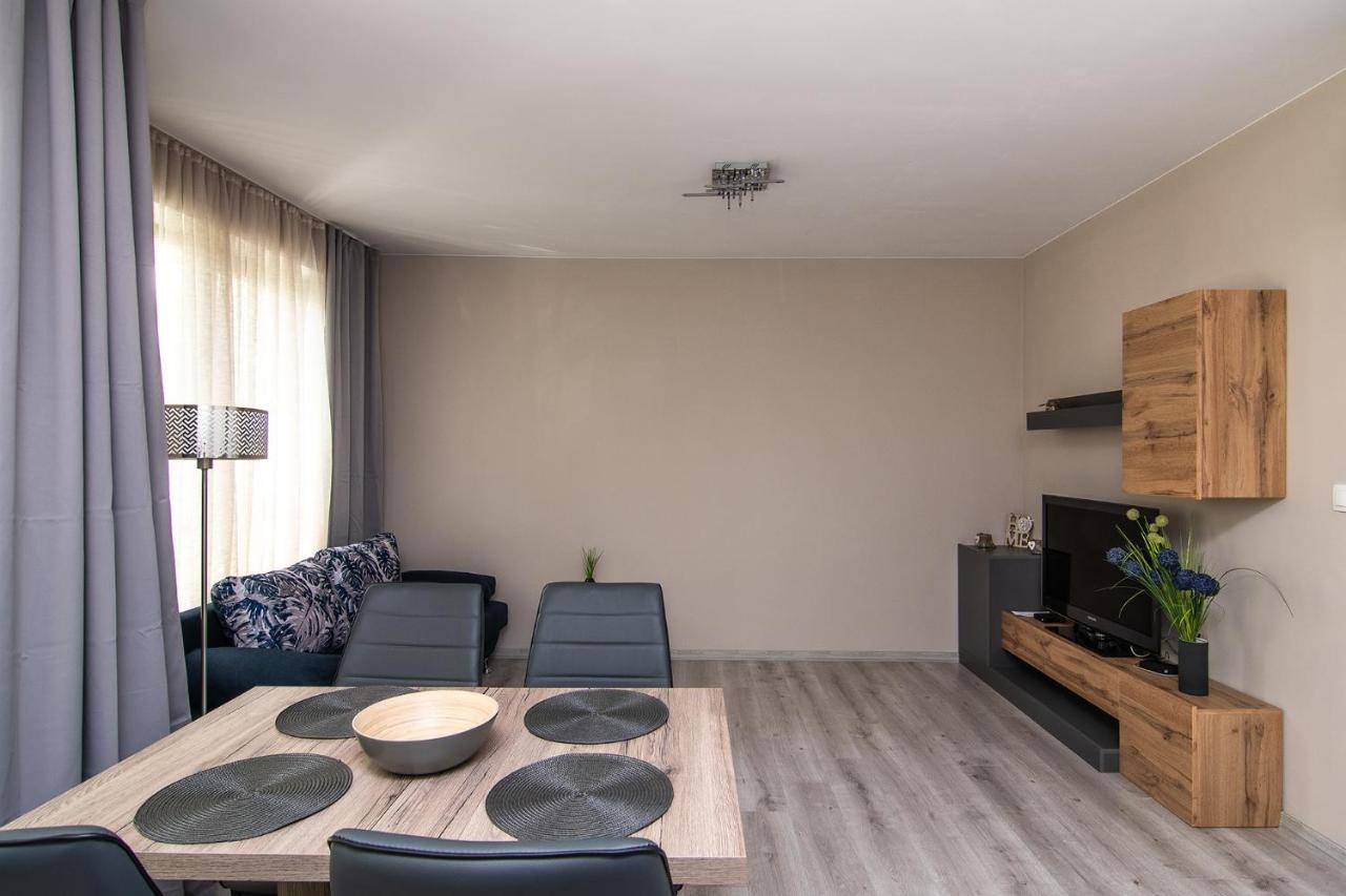 Cozy Flats Nearby Center Free Park Area Apartamento Varna Exterior foto