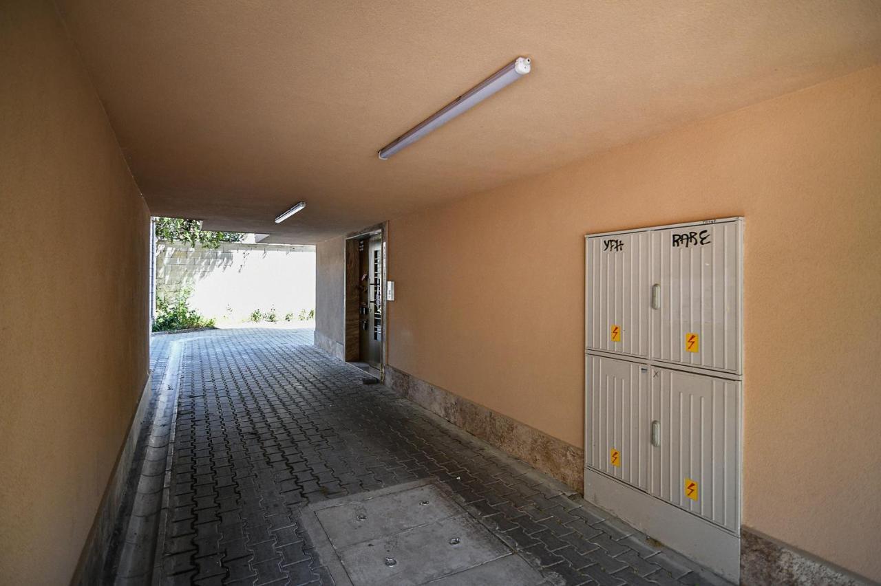 Cozy Flats Nearby Center Free Park Area Apartamento Varna Exterior foto